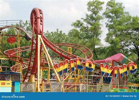 Quezon Memorial Circle Wild Wind Ride in Quezon City, Philippines Editorial Stock Image - Image ...