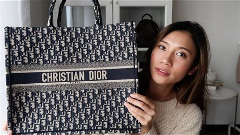 Dior Book Tote Bag 開箱& REVIEW | Dior Book Tote Unboxing & Review - YouTube