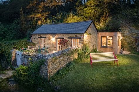 Three Little Pigs Used to Live In This Countryside Cottage | Luxury cottage, Country cottage ...