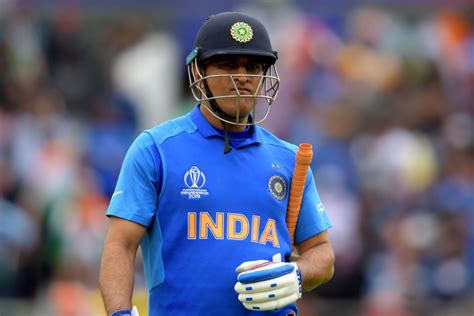 Mahendra Singh Dhoni finally calls it a day, retires from international cricket - The Statesman