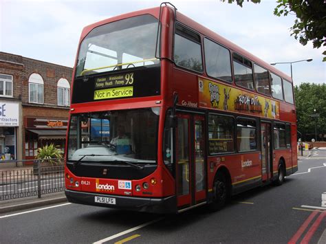 File:London Bus route 93.jpg - Wikimedia Commons