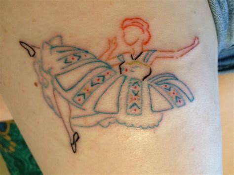 17 Stunning Tattoos Inspired By "Frozen"