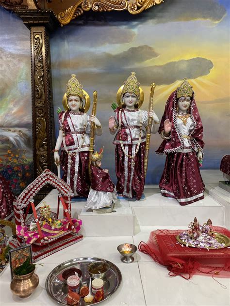 Gallery – SHRI RADHA KRISHNA TEMPLE