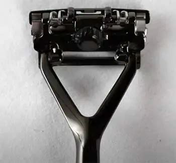 The Face-Off: Supply Vs. Leaf Razor - Which One Shaves Better?