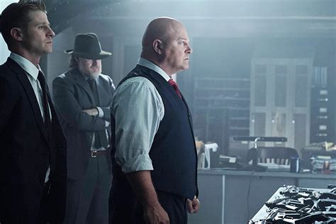 'Gotham' Season 2 Introduces Michael Chiklis in First Photo