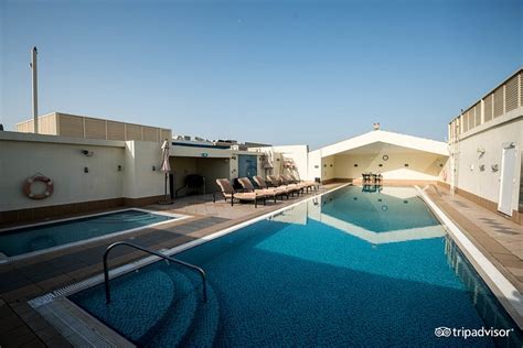 AVANI Deira Dubai Hotel Pool: Pictures & Reviews - Tripadvisor