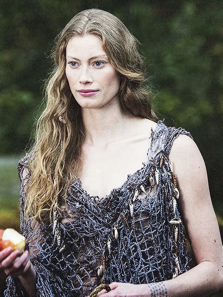 Aslaug Vikings Actress - Vikings Aslaug Kraka Mythologian | Facerisace