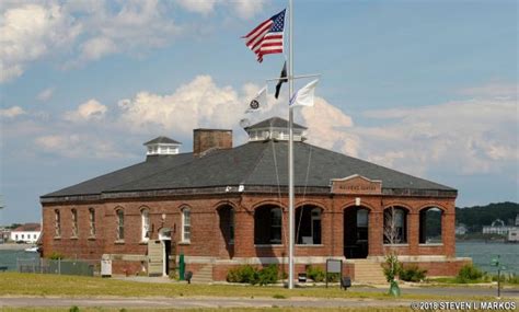 Boston Harbor Islands National Recreation Area | FORT ANDREWS (PEDDOCKS ...