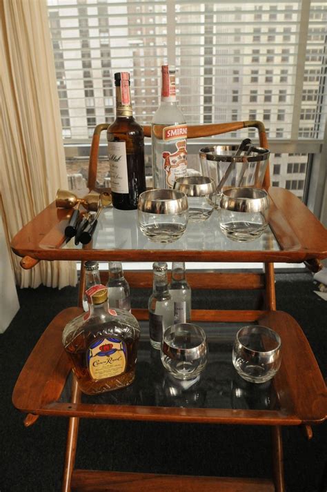 Mad Men Office Decor - Mad Men Set Design | Mad men bar cart, Male office decor, Mad men decor