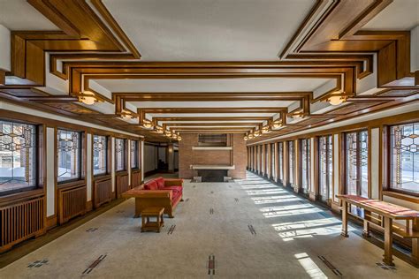 Frank Lloyd Wright's Robie House - "Prairie Style" - Mid Century Home