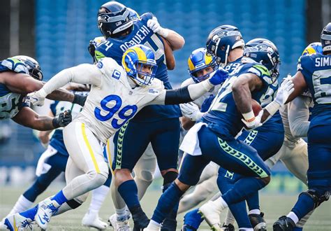 Seattle Seahawks vs. Los Angeles Rams in a NFC Wild Card playoff: 10 ...