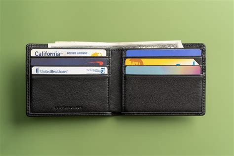 The Best Wallets for Women: Balancing Style and Functionality