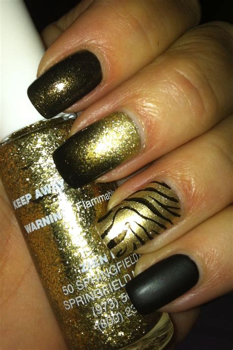 Black & Gold nail art | Nails, Nail art, Black gold nails