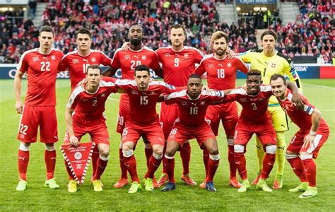 Switzerland Football Team : Switzerland players pose for a team photo ...