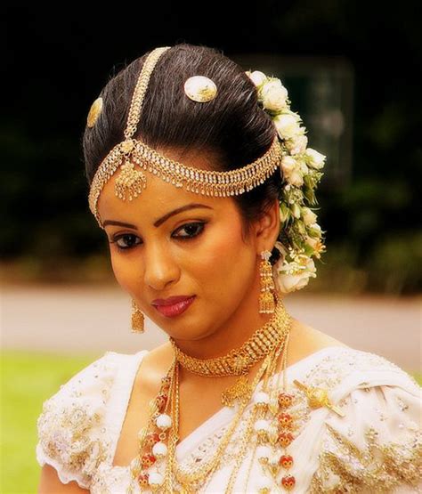 File:Bride in Sri Lanka Kandy.jpg - Wikimedia Commons