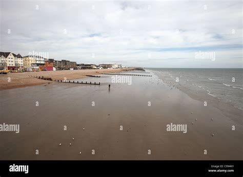 Bognor Regis Seafront and Sands Stock Photo - Alamy