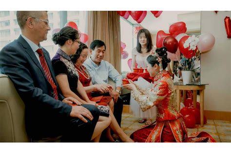 Chinese Wedding Tea Ceremony: Steps, Meaning, History & Gifts