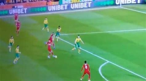 Roberto Firmino makes splendid no-look pass against Norwich City - The ...