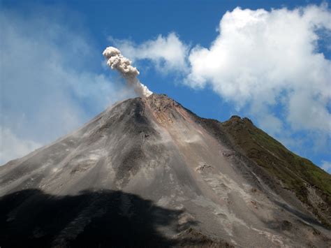 Costa Rica Top Ten – Arenal Volcano