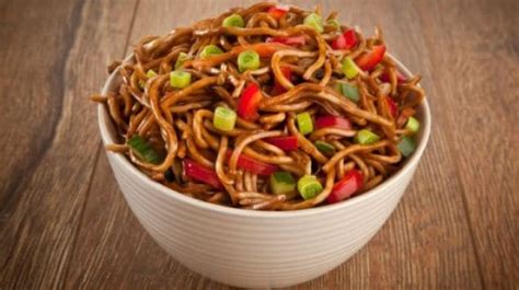 Veg Hakka Noodles Recipe - NDTV Food