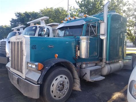 2001 PETERBILT 379 : TW2439 | Truck Center Companies