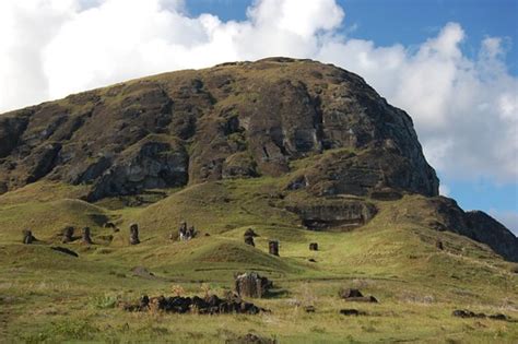isla0005 | Moai at the Rano Raraku quarry, remnants of a col… | Flickr