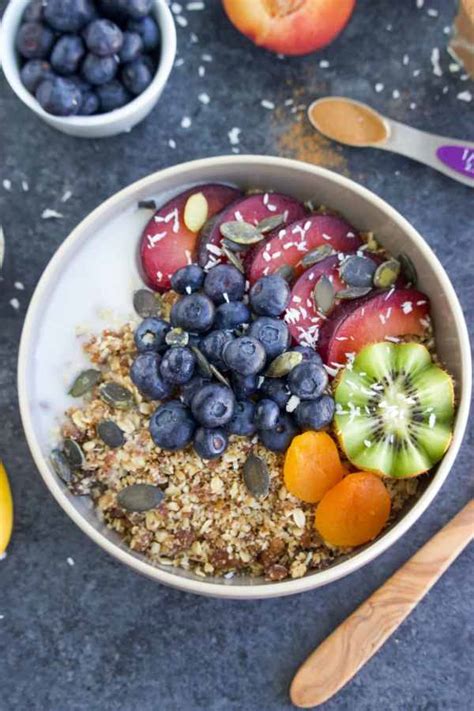 Easy Vegan Breakfast: Superfood Stone Fruit Rawnola