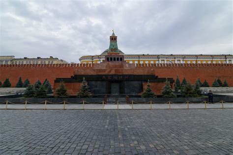 A Guide to Visiting Lenin's Mausoleum