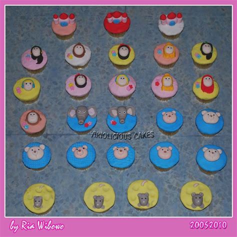 VIRIOLICIOUS CAKES: DISNEY PRINCESS CAKE & CUPCAKES ON TIERS FOR ZEA