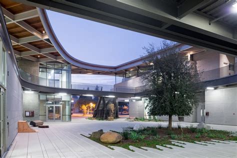 Pomona College Studio Art Hall / WHY Architecture | ArchDaily