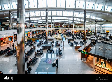 Terminal 3 heathrow hi-res stock photography and images - Alamy