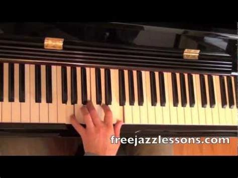 Learn How To Play A Tritone Chord Substitution | Free Jazz Lessons