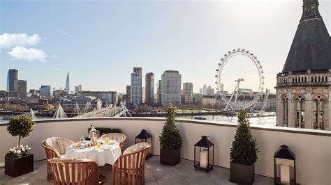 The Best Hotels to Book near the London Eye