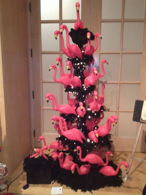 We just love this Pink Flamingo Christmas tree! #flamingos #pink #christmastree #florida #loveFL ...