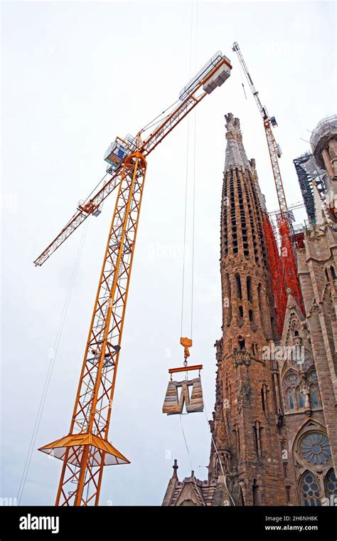 Construction work, Sagrada Familia cathedral, Barcelona, Spain Stock Photo - Alamy