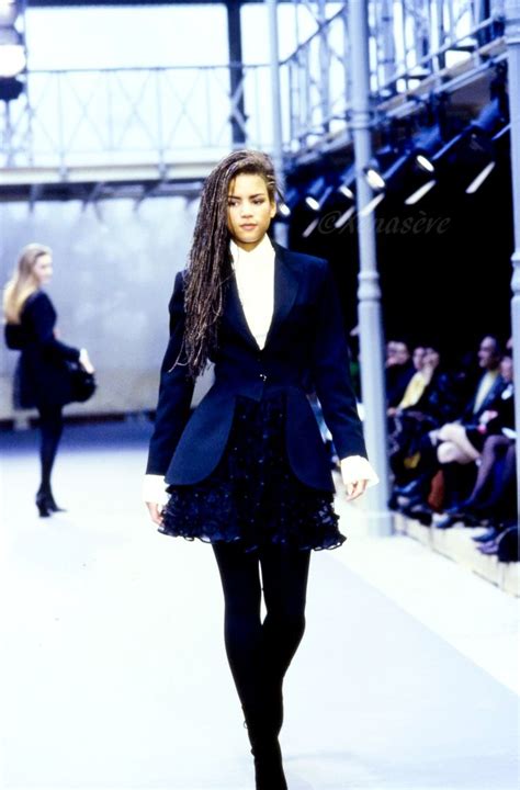 FALL/WINTER 1989 | Fashion, Fashion outfits, 90s runway fashion