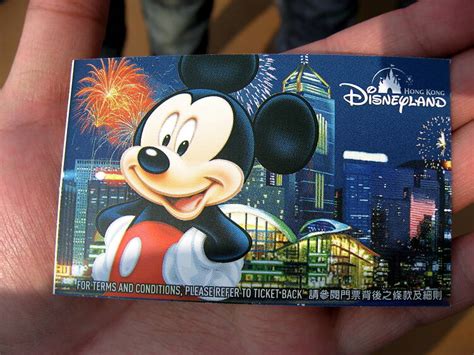 Hong Kong Disneyland Ultimate Guide: Opening Hours, Food, Tickets & More