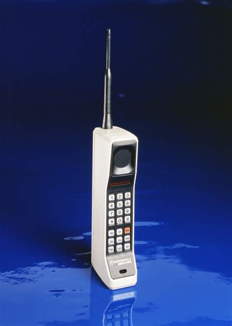 All About Mobile Phone & Computer: World's first mobile phone