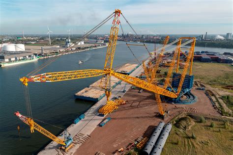 Sarens unveils 5,000-tonne crane