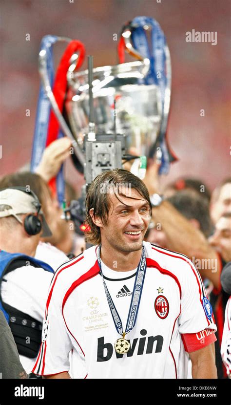 Paolo Maldini Ac Milan High Resolution Stock Photography and Images - Alamy