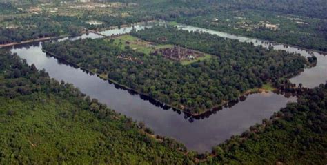 Angkor Wat: The Enduring Pride of the Khmer Empire - Historic Mysteries