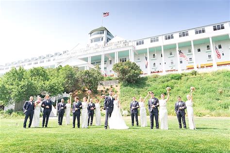 grand-hotel-mackinac-island-michigan-wedding-photographer-25 | Traverse City Wedding Photographer