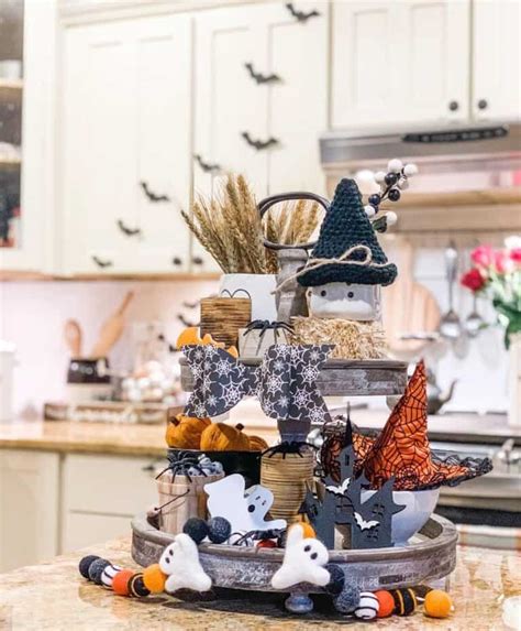 29 Halloween Kitchen Décor Ideas to Add Spooky Flair to The Holiday Feast