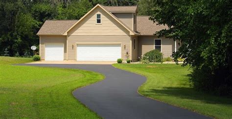 What Are The Pros and Cons of an Asphalt Driveway?