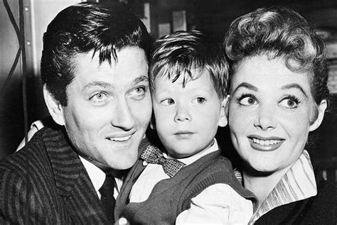 Parents and siblings of famous Drew Barrymore. Have a look!