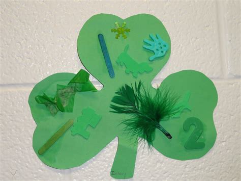 Preschool Crafts for Kids*: St: Patrick's Day Texure Collage Shamrock Craft