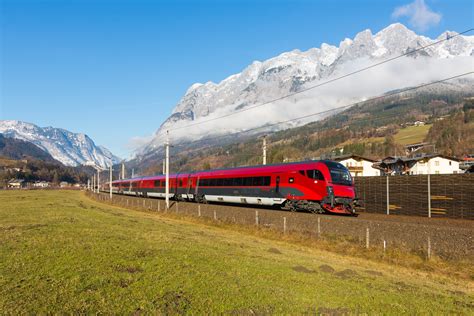 Austria's OeBB Railjet "High Speed" Train : r/europe