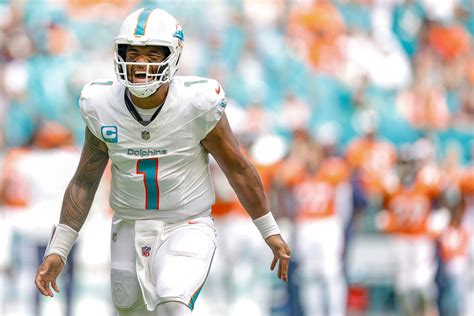 Miami Dolphins QB Tua Tagovailoa wins AFC Offensive Player of the Month - The Phinsider