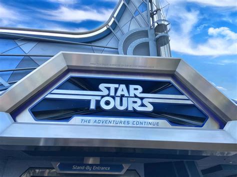 Star Tours Attraction Review - Disneyland Resort