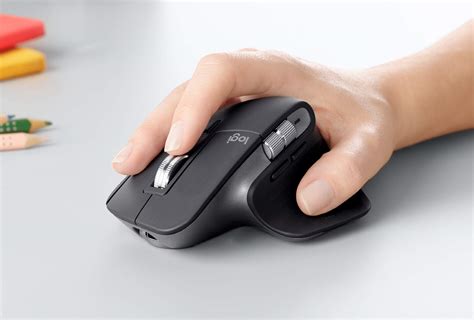 Logitech MX Master 3 inizia già a calare di prezzo: oggi in offerta a ...